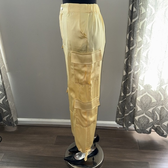 Forever 21 Pale Yellow Satin Cargo Pants - Picture 6 of 10